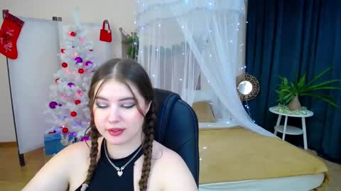 Snapshot of nicolefoxery chatting on December 2024 10:16:02 PM nicolefoxery online show from December 2024 10:16:02 PM