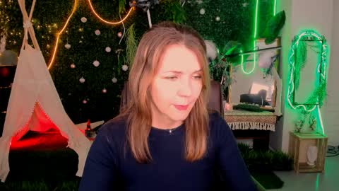 nicolehits online show from April 2026 01:12:01 PM