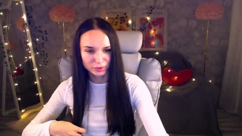 Snapshot of nicolemerz chatting on June 2026 05:25:01 PM Nicole online show from June 2026 05:25:01 PM
