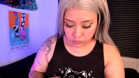 Snapshot of nicoleozzyy chatting on December 2024 08:02:01 PM Nico online show from December 2024 08:02:01 PM