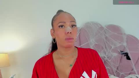 Snapshot of nicoleparadise_ chatting on October 2025 12:39:02 PM NICOLE online show from October 2025 12:39:02 PM