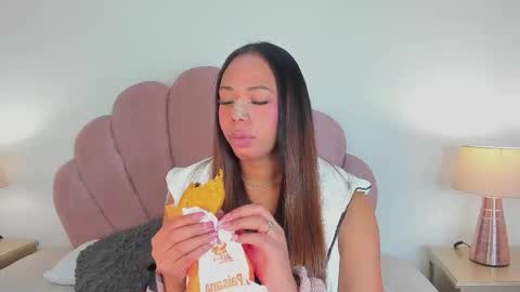 Snapshot of nicoleparadise_ chatting on November 2025 12:42:02 PM NICOLE online show from November 2025 12:42:02 PM