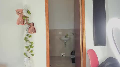 Snapshot of nicoleparadise_ chatting on November 2025 12:49:01 PM NICOLE online show from November 2025 12:49:01 PM