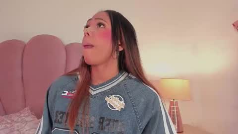 Snapshot of nicoleparadise_ chatting on November 2025 12:49:01 PM NICOLE online show from November 2025 12:49:01 PM