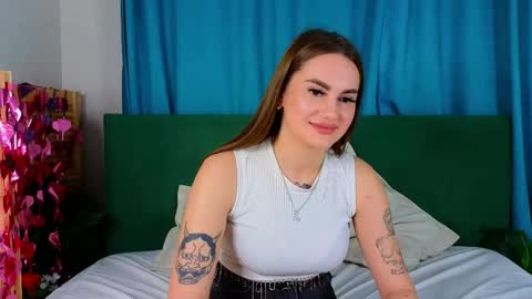 Nicole online show from April 2026 08:01:02 PM