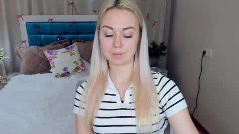 Snapshot of nicolestunning chatting on May 2026 08:52:02 AM NicoleStunning online show from May 2026 08:52:02 AM