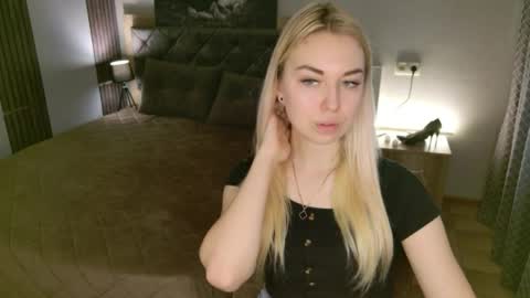 Snapshot of nicolestunning chatting on May 2026 05:36:01 AM NicoleStunning online show from May 2026 05:36:01 AM