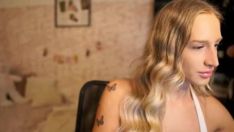 nicolette__shea_ online show from October 2025 08:29:02 AM