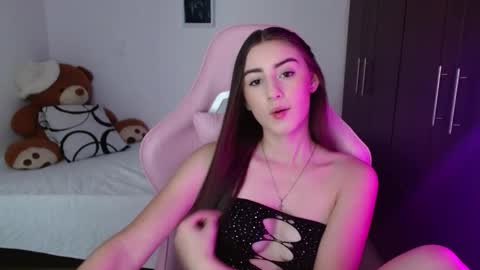 Snapshot of nicoll_28 chatting on October 2025 08:26:01 PM nicoll_28 online show from October 2025 08:26:01 PM