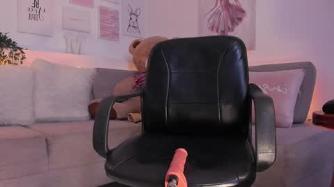 Nicolle online show from February 2025 10:59:01 PM