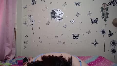 nicolle_sky online show from December 2025 01:52:02 PM