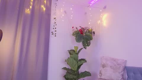 Snapshot of nicolle_swt chatting on January 2026 01:11:01 AM Nicolle online show from January 2026 01:11:01 AM