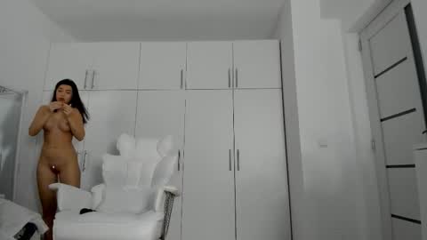 Snapshot of nicolledelight chatting on November 2025 05:43:01 AM Nicolle online show from November 2025 05:43:01 AM