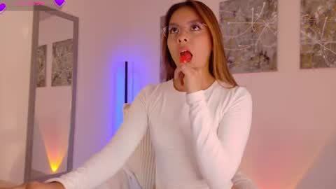 Snapshot of nicollewest_ chatting on July 2026 10:59:02 PM Nicollewest online show from July 2026 10:59:02 PM