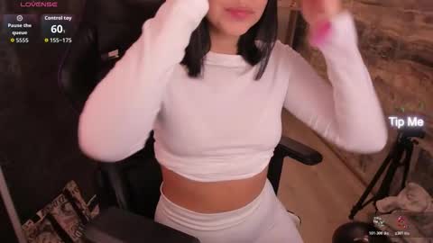 NicolRoss online show from November 2025 05:56:01 PM