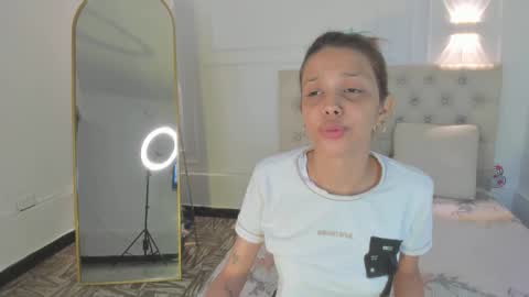 Nicol online show from February 2026 09:00:02 PM