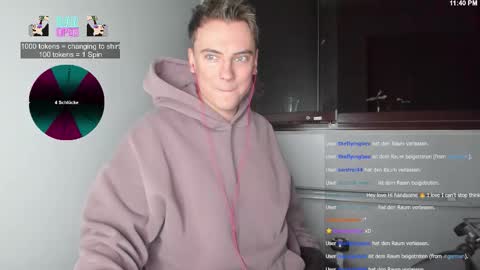 NicoSlowmoo online show from November 2025 10:40:01 PM