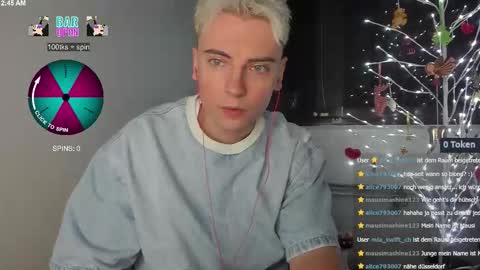 NicoSlowmoo online show from December 2025 01:44:02 AM