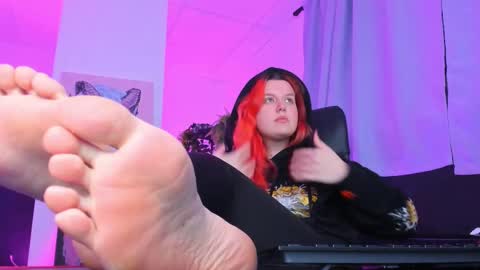 Snapshot of nielletablossom chatting on February 2025 12:00:02 PM Nellie online show from February 2025 12:00:02 PM