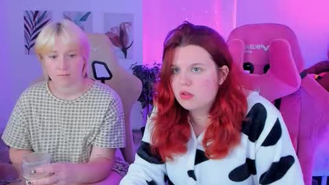 Snapshot of nielletablossom chatting on September 2025 02:06:02 AM Nellie online show from September 2025 02:06:02 AM