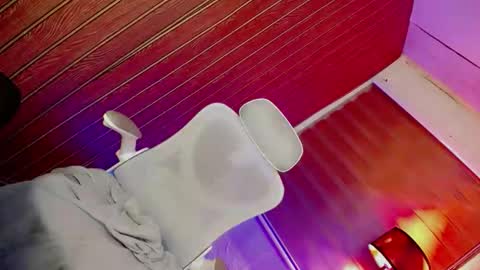 night_crystal1111 online show from April 2026 06:19:01 AM