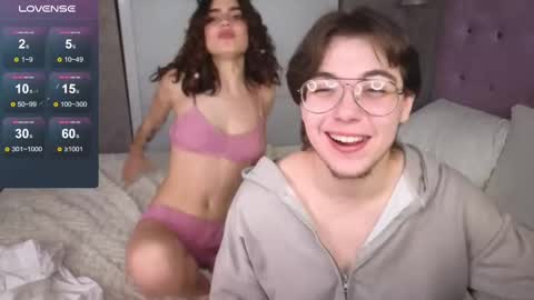 Snapshot of nightfloat chatting on February 2025 02:51:02 AM Daisy nd Tyler 3 online show from February 2025 02:51:02 AM