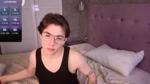 Snapshot of nightfloat chatting on March 2025 02:41:01 AM Daisy nd Tyler 3 online show from March 2025 02:41:01 AM