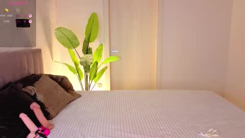 Snapshot of nightfloat chatting on September 2025 11:59:01 PM Daisy nd Tyler 3 online show from September 2025 11:59:01 PM