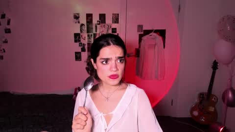 Daisy online show from November 2025 08:43:02 PM