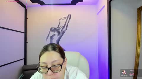 Anni online show from February 2025 10:14:02 PM