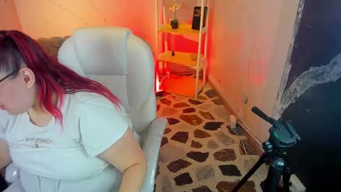 Anni online show from November 2025 03:10:02 PM