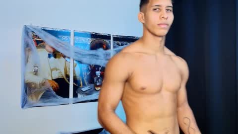 Snapshot of niico_santana chatting on October 2025 09:30:01 PM Niico online show from October 2025 09:30:01 PM