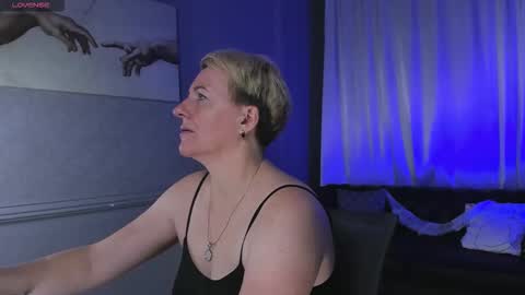 Nika online show from November 2025 05:31:01 AM