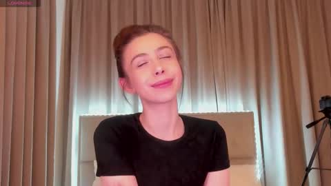 Nika online show from April 2026 11:17:01 PM