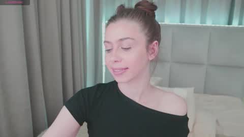 Nika online show from May 2026 11:01:04 PM