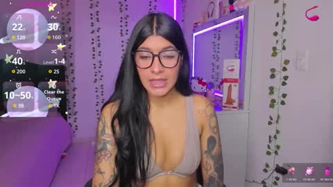 Snapshot of nikibryce_ chatting on October 2025 01:00:02 AM Niki online show from October 2025 01:00:02 AM