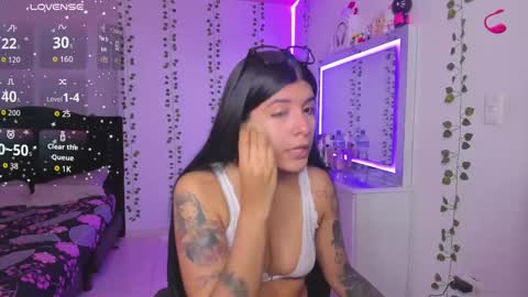 Snapshot of nikibryce_ chatting on November 2025 06:51:02 PM Niki online show from November 2025 06:51:02 PM