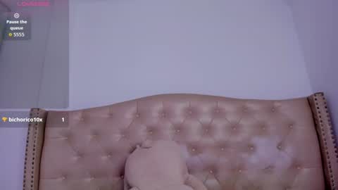 Niikii online show from June 2026 11:03:02 PM