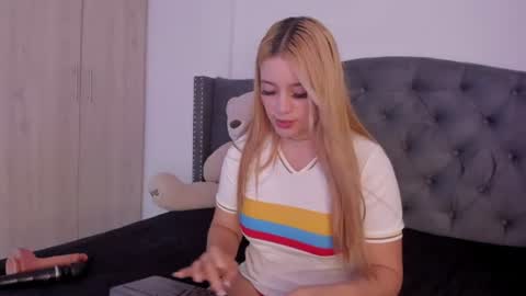 Niikii online show from June 2026 07:12:02 PM
