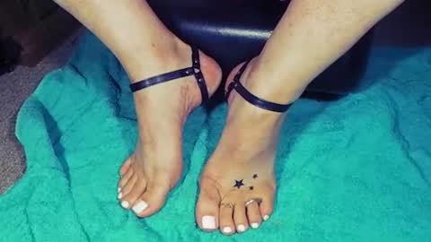 nikisissyfeet online show from January 2026 02:26:02 AM