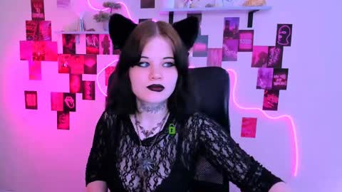 nikki_kiss_ online show from May 2026 09:15:02 AM