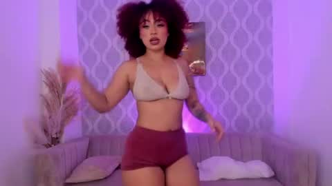 Snapshot of nikki_rousmel chatting on June 2026 04:33:02 AM Nicole online show from June 2026 04:33:02 AM