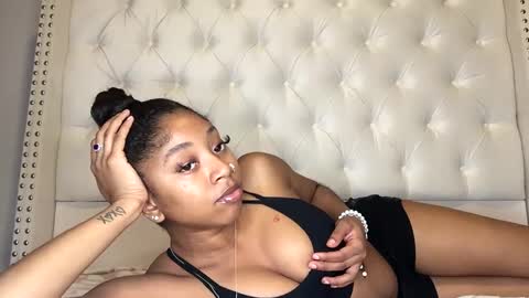 Snapshot of nikkib333 chatting on February 2025 04:47:01 AM NikkiB online show from February 2025 04:47:01 AM