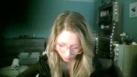 nikkib653466 online show from January 2026 06:57:02 PM