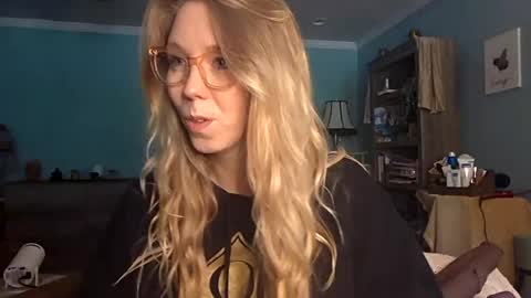nikkib653466 online show from August 2026 04:42:02 PM