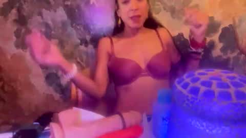 nikkipoon online show from April 2026 06:38:01 PM