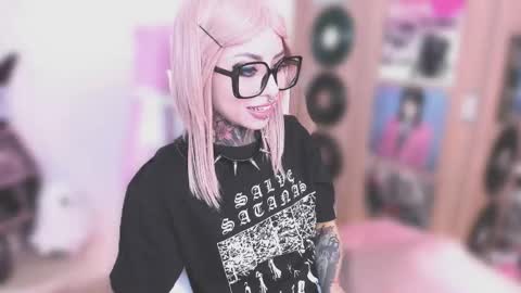 Snapshot of nikkiramone chatting on January 2026 11:13:01 AM Nikki Ramone online show from January 2026 11:13:01 AM