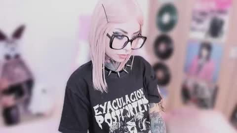 Snapshot of nikkiramone chatting on January 2026 11:26:01 AM Nikki Ramone online show from January 2026 11:26:01 AM