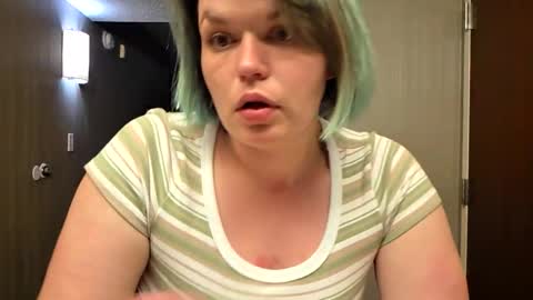 Snapshot of nikkithickumss chatting on April 2026 10:02:01 AM nikkithickumss online show from April 2026 10:02:01 AM