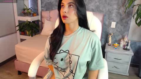 Snapshot of niko_robin04 chatting on November 2025 06:13:01 PM Niko Robin online show from November 2025 06:13:01 PM